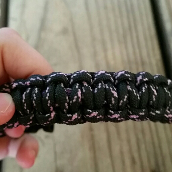 Aromatherapy Tactical 550 Paracord Bracelet - Picture 2 of 5